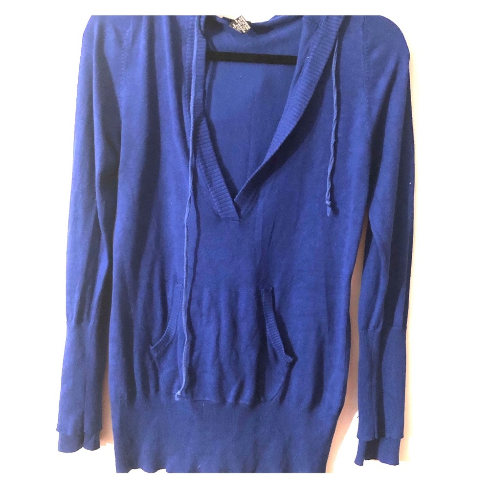 Royal blue fitted sweater hoodie